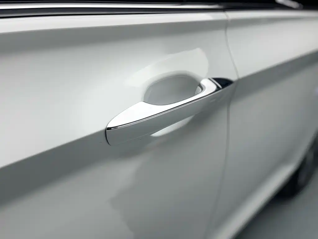 Sagitar 2025 facelift 2 300TSI DSG transcendent version купить на сайте DeffCars