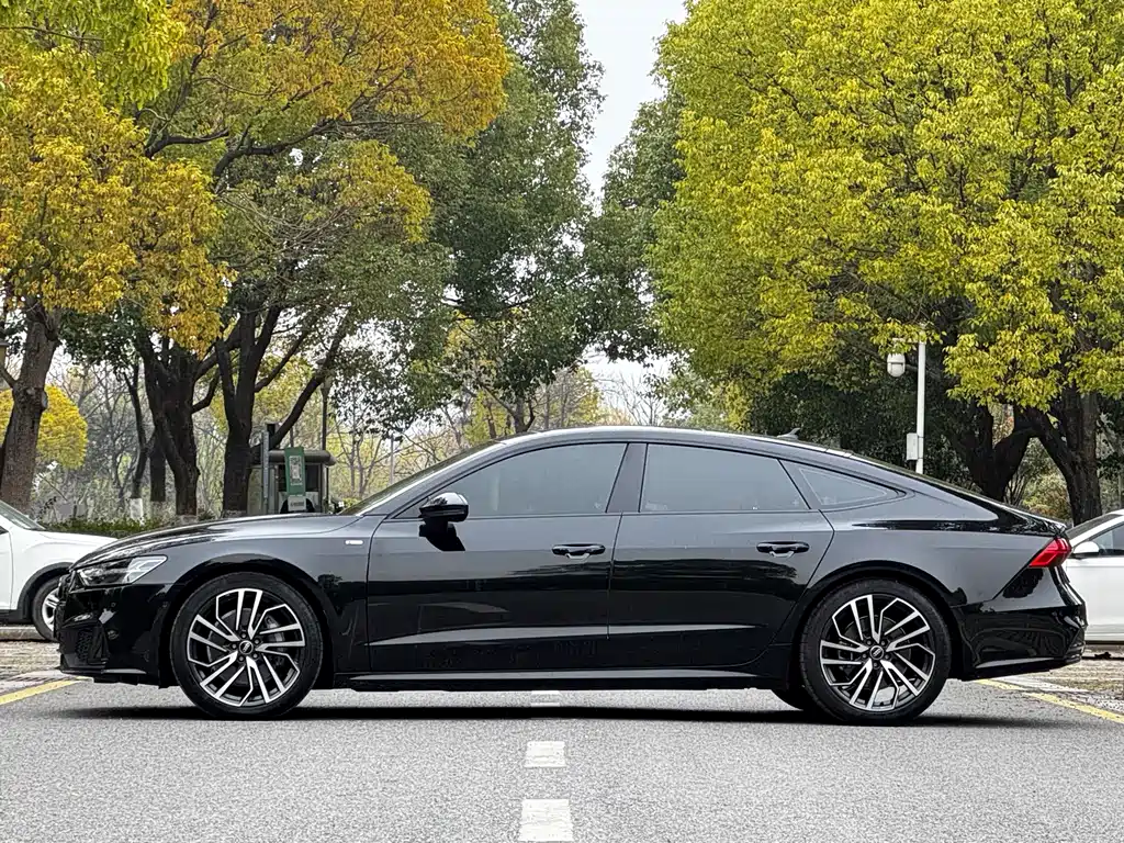 Audi A7 2024 45 TFSI Premium Selection купить на сайте DeffCars
