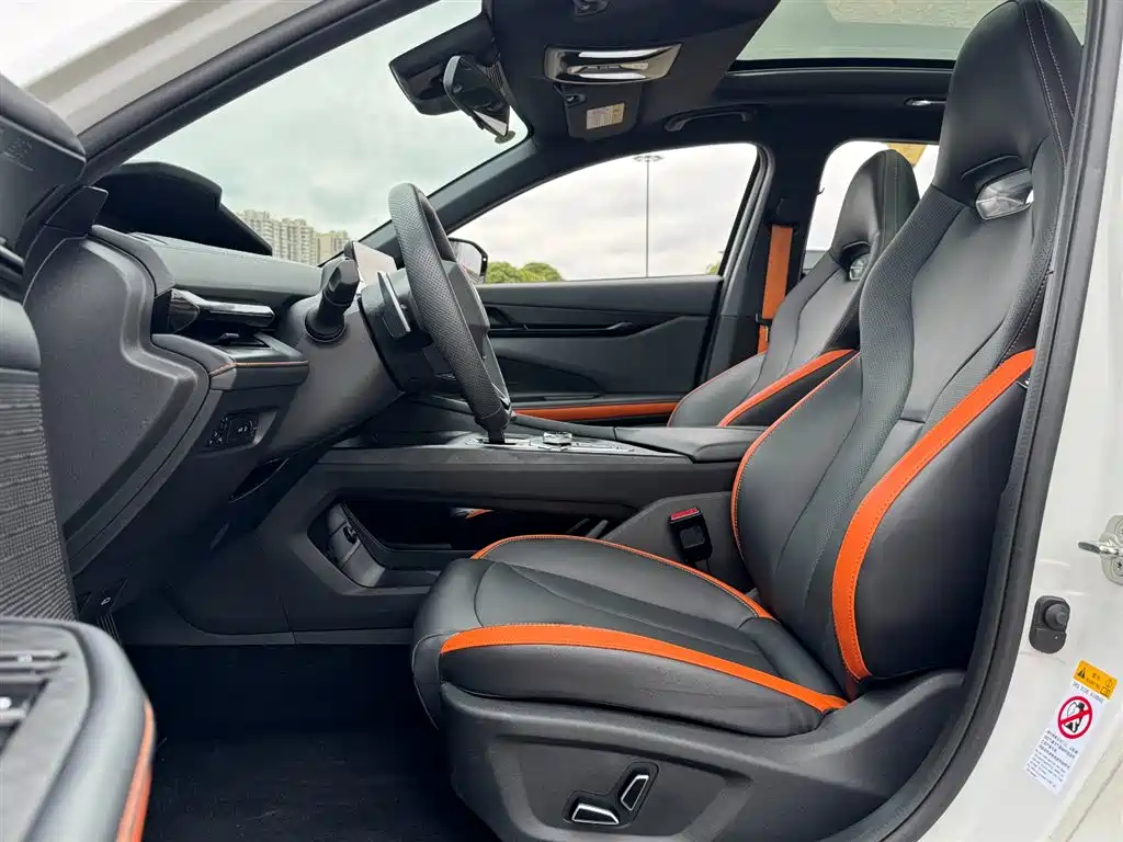 Changan UNI-V 2023 1.5T premium model купить на сайте DeffCars