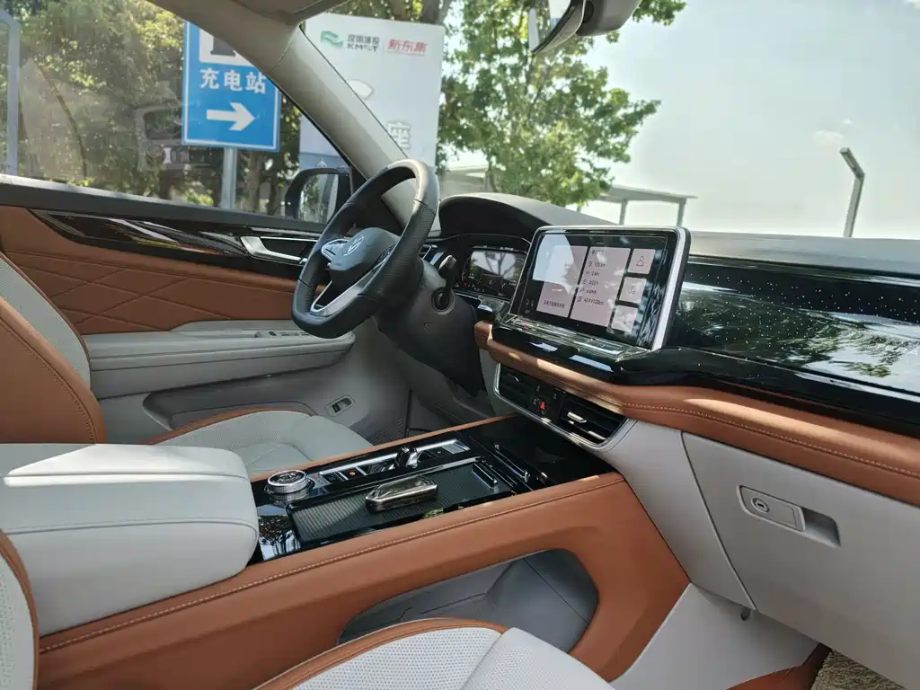 Touron 2023 530 V6 four-wheel drive flagship version купить на сайте DeffCars