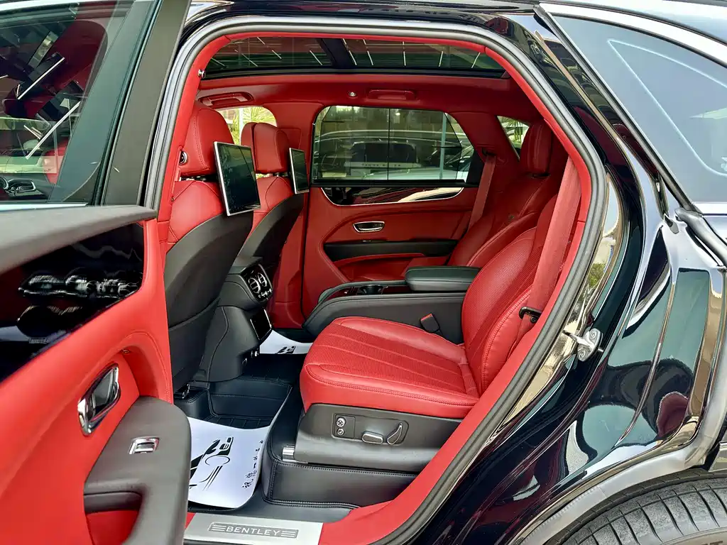Bentayga 2021 4.0T V8 купить на сайте DeffCars