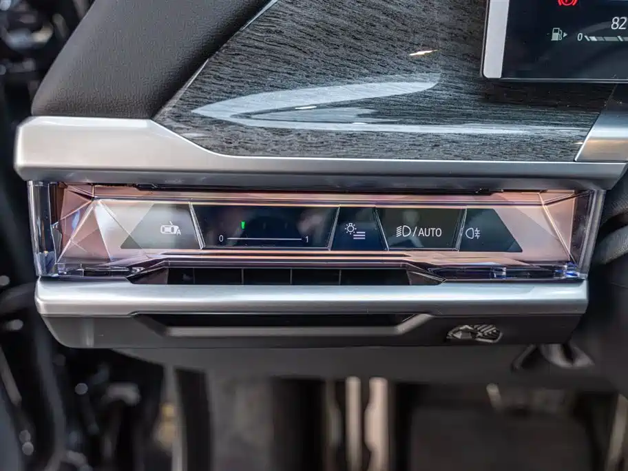 BMW 7 Series 2023 facelift 740Li exclusive M sports package купить на сайте DeffCars