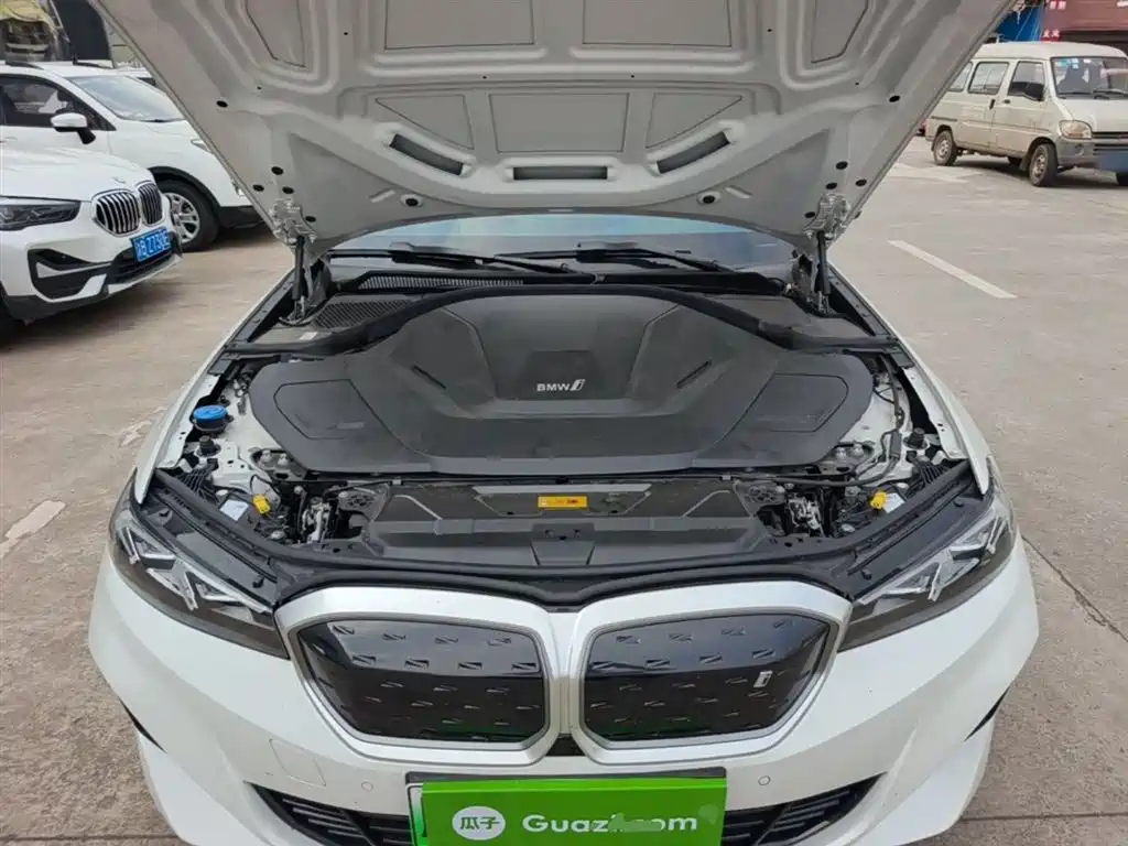 BMW i3 2024 eDrive 35 L купить на сайте DeffCars