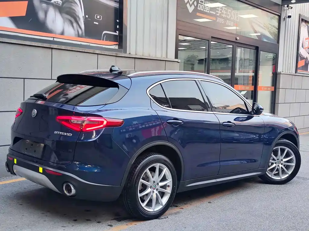 Stelvio 2017 2.0T 200HP Deluxe Edition купить на сайте DeffCars