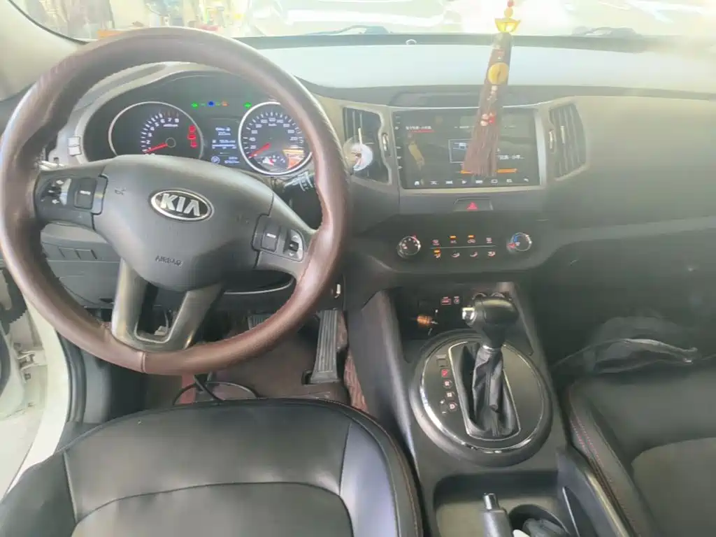 Zhipao 2016 2.0L automatic two-wheel drive version GL купить на сайте DeffCars
