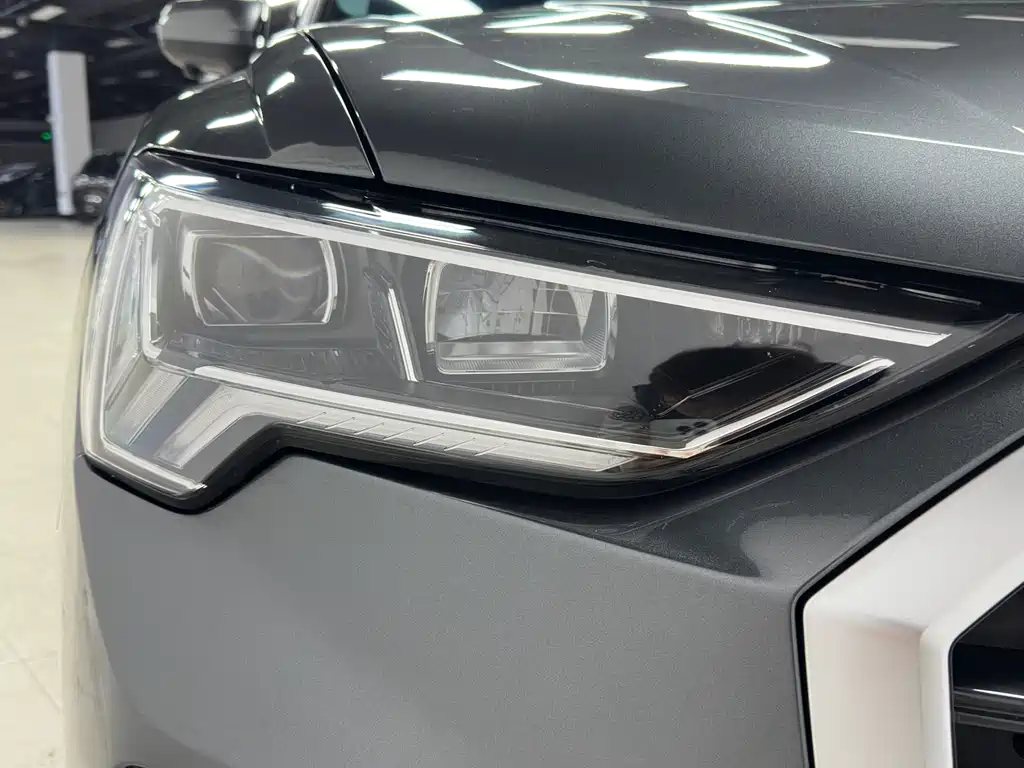 Audi Q3 2022 35 TFSI Fashionable and Dynamic купить на сайте DeffCars