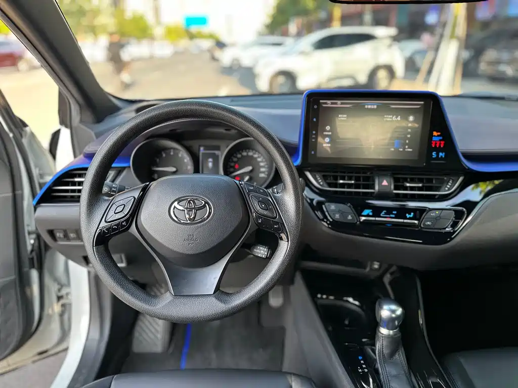 Toyota C-HR 2020 2.0L Leading Edition купить на сайте DeffCars