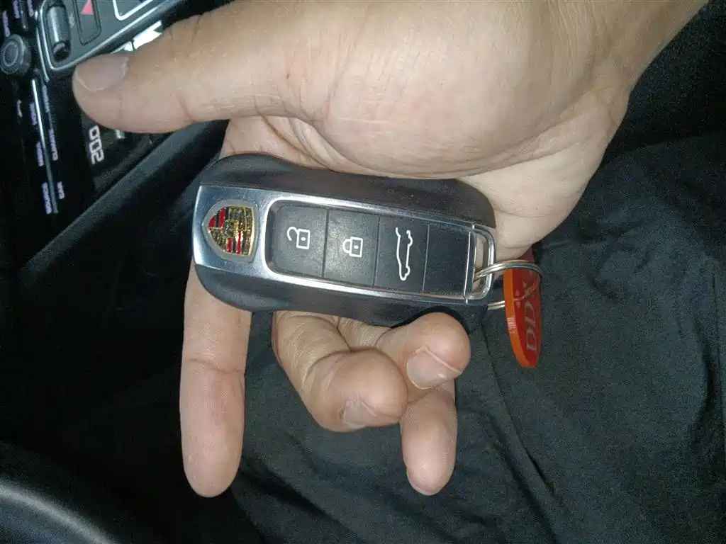 Cayenne New Energy 2021 Cayenne E-Hybrid 2.0T купить на сайте DeffCars