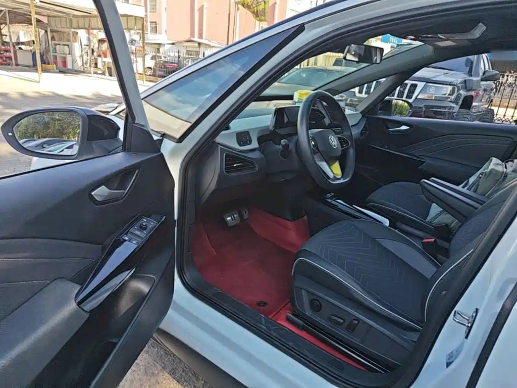 Volkswagen ID.3 2023 upgraded model pure smart version купить на сайте DeffCars