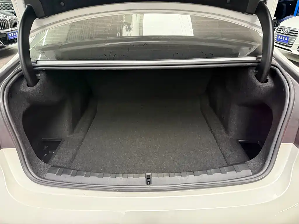 BMW 3 Series 2023 325Li M Sports Night Package купить на сайте DeffCars