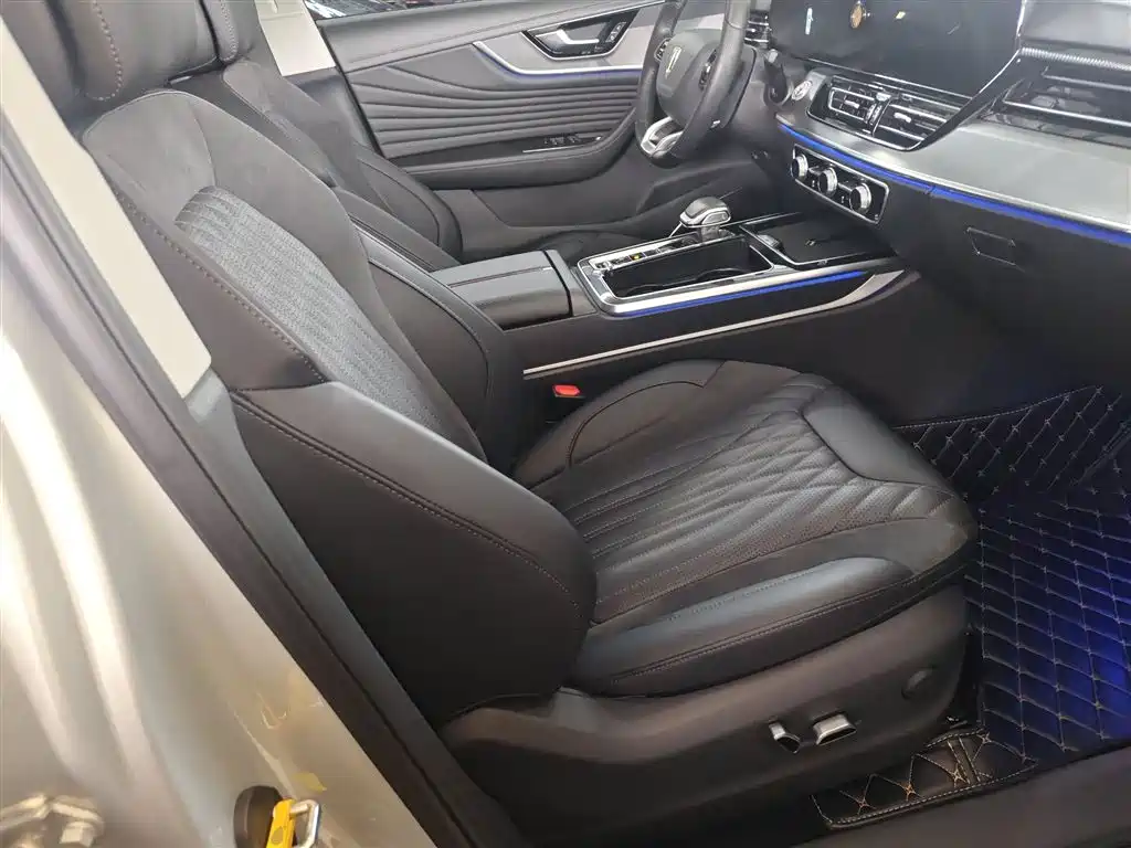 Hongqi HS5 2023 2.0T Qixiang Pro version купить на сайте DeffCars