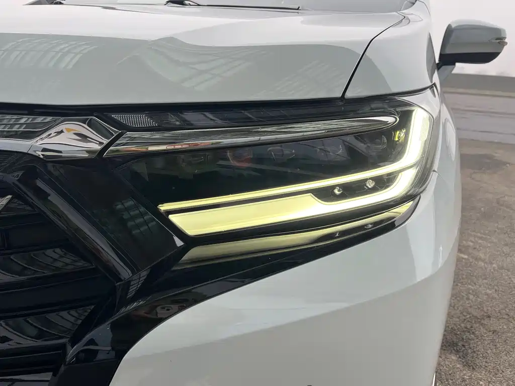 Alison 2022 2.0L e:HEV Luxury First Edition купить на сайте DeffCars