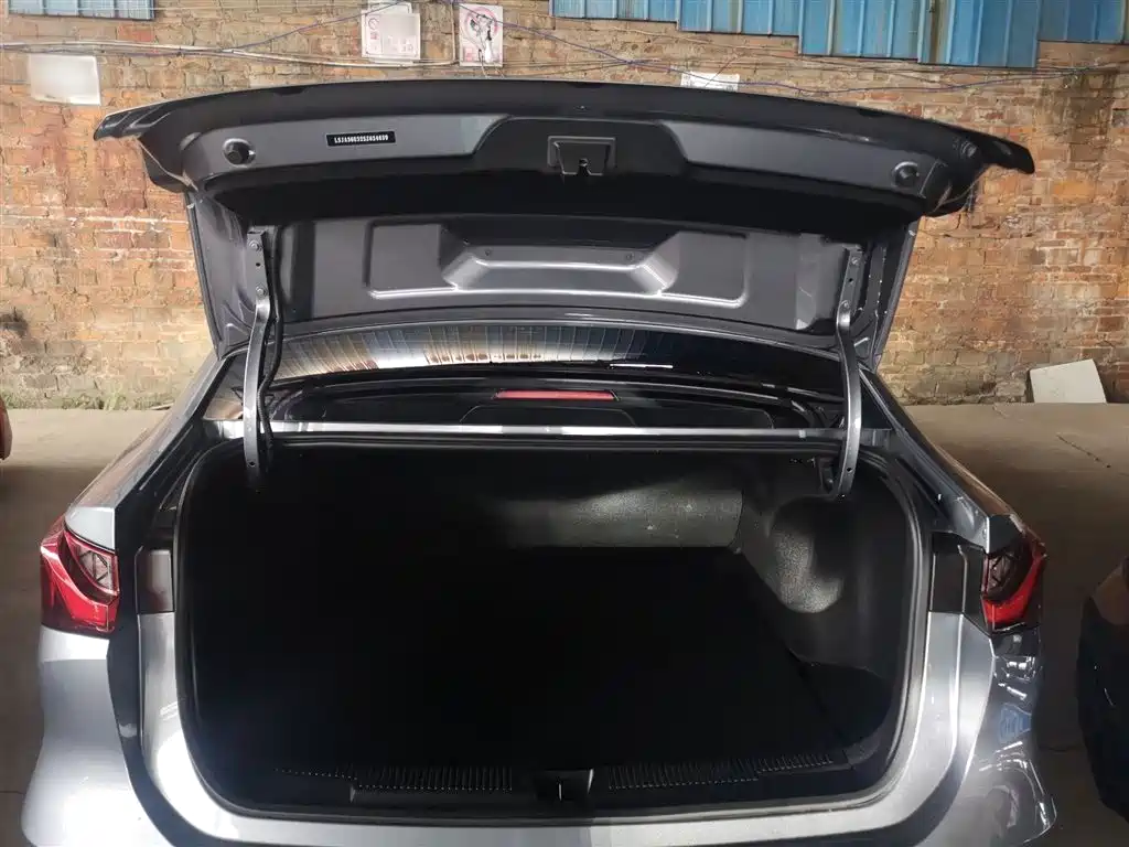 Roewe i5 2023 1.5L Manual Comfort Edition купить на сайте DeffCars