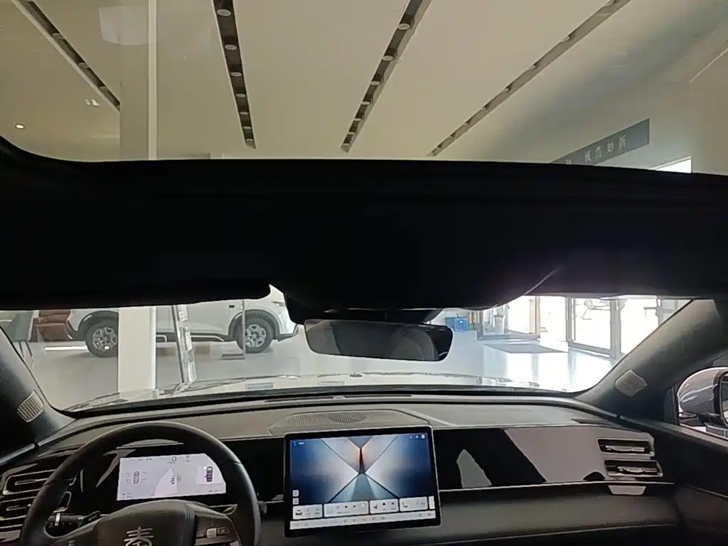 Qin L 2025 DM-i Smart Driving Edition 120KM Transcendent Type купить на сайте DeffCars