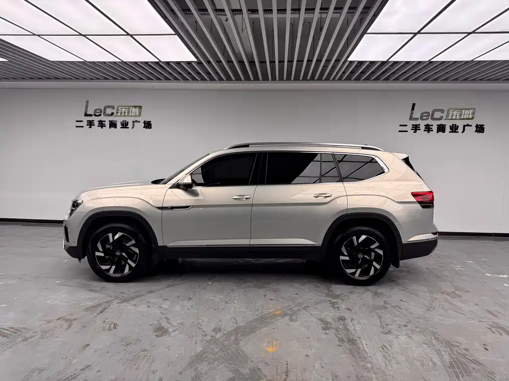 Touron 2021 380TSI four-wheel drive luxury version купить на сайте DeffCars