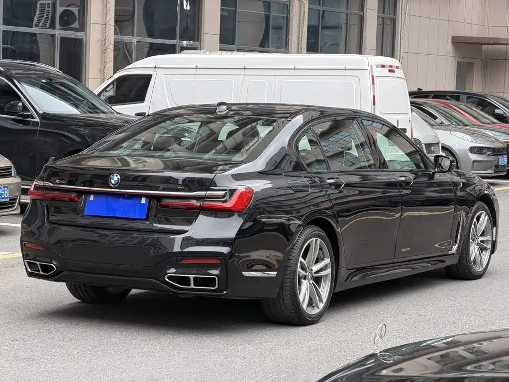 BMW 7 Series 2018 730Li Leading M Sports Package купить на сайте DeffCars