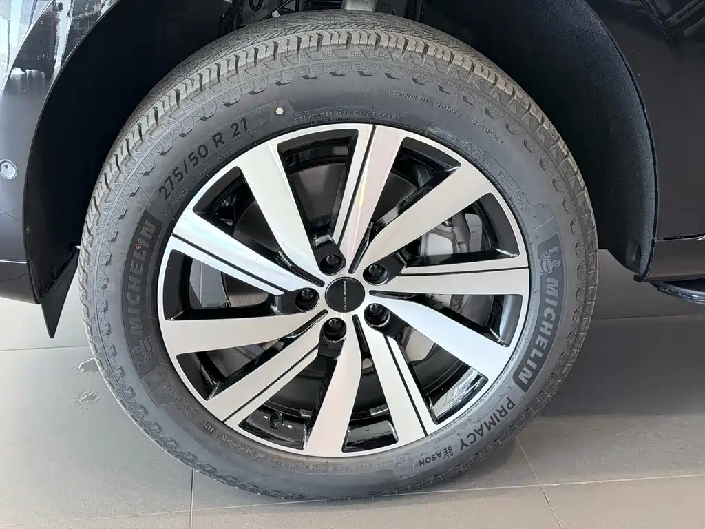 Range Rover 2026 3.0 L6 400PS SE long axis version купить на сайте DeffCars