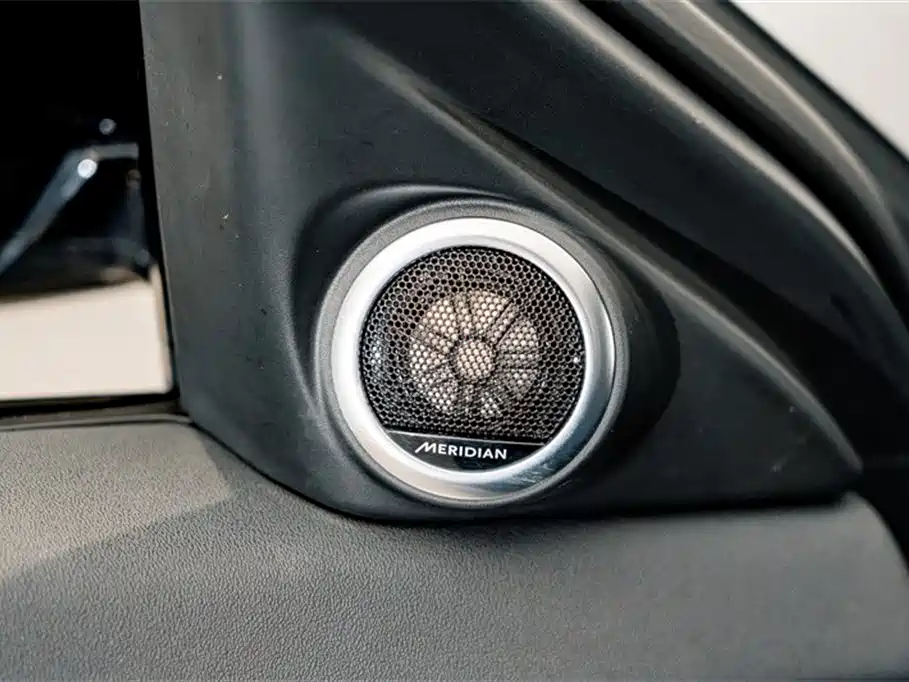 Range Rover Evoque 2023 Evoque L 249PS Corinthian Bronze Special Edition купить на сайте DeffCars