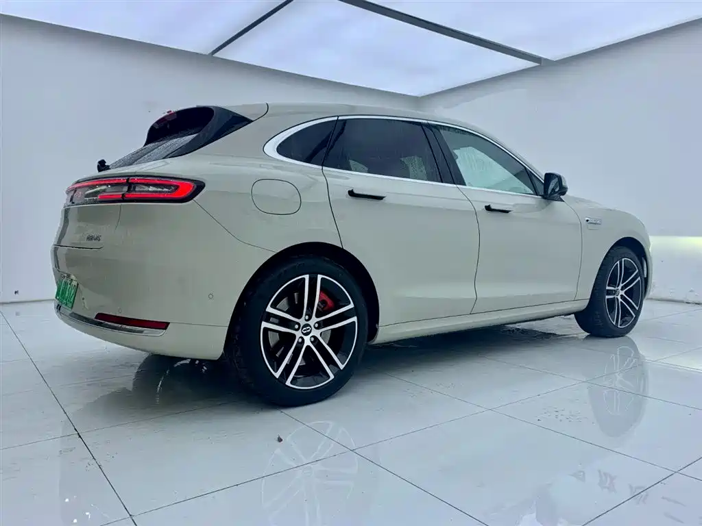 Wenjie M5 2025 extended range Ultra four-wheel drive version купить на сайте DeffCars