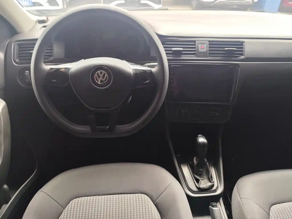 Santana 2018 1.5L automatic fashion version купить на сайте DeffCars