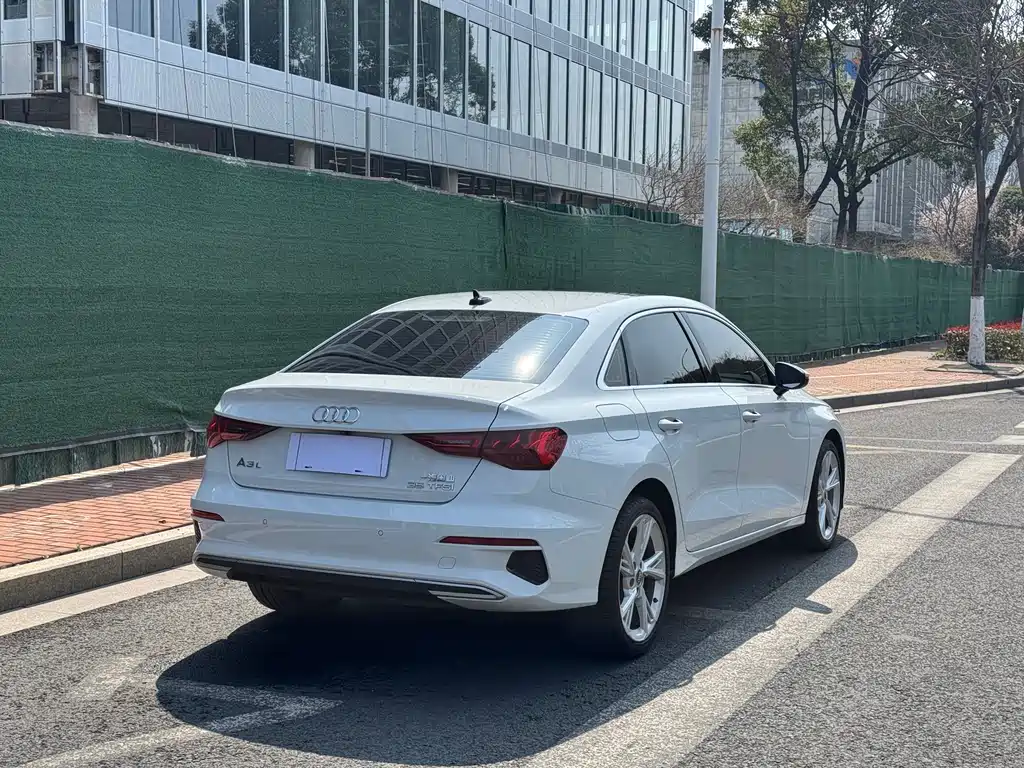 Audi A3 2021 A3L Limousine 35 TFSI Fashionable and Elegant купить на сайте DeffCars