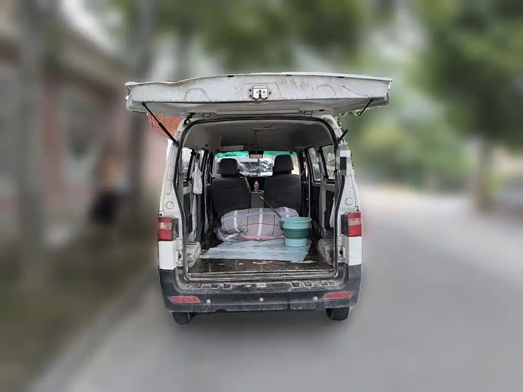 Hiace X30 2023 1.5L super luxury bus 5/6/7 seats non-air conditioning version SWC15M купить на сайте DeffCars