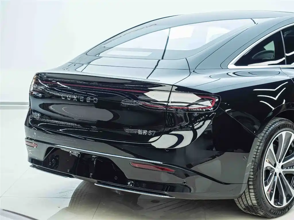 Zhijie S7 2024 Pro купить на сайте DeffCars