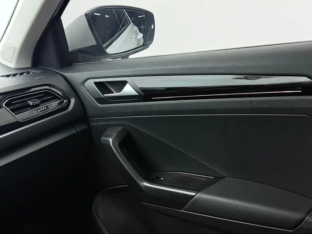 T-ROC 2022 model 280TSI DSG two-wheel drive comfort PLUS купить на сайте DeffCars