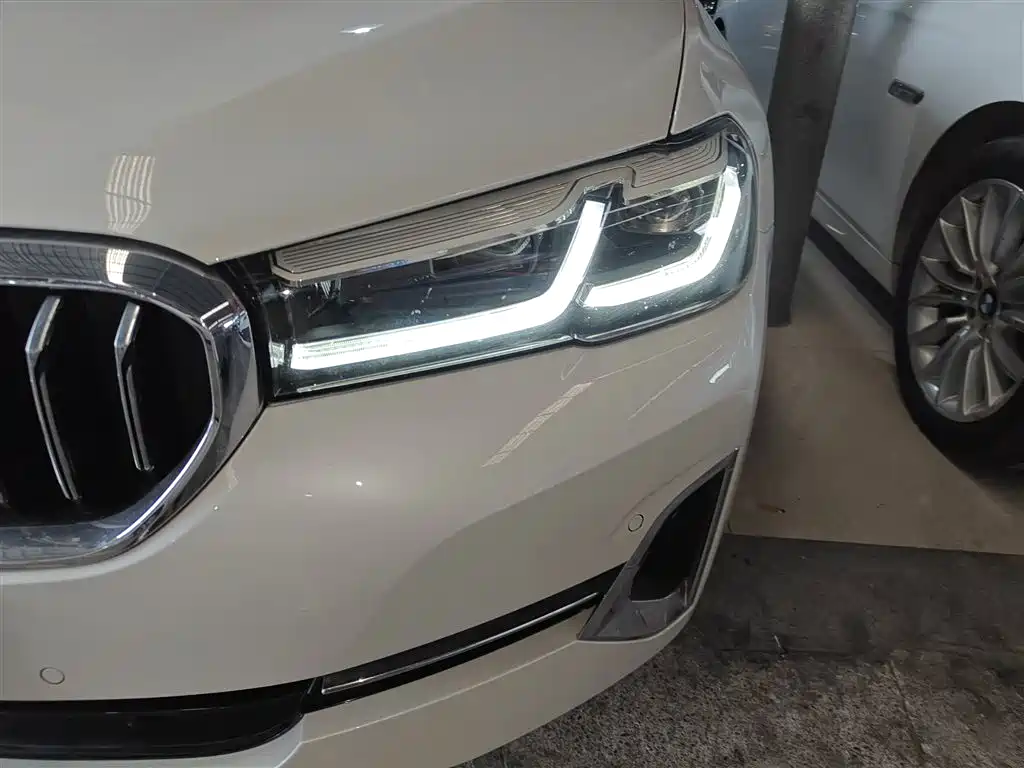 BMW 5 Series 2023 530Li Leading Luxury Package купить на сайте DeffCars