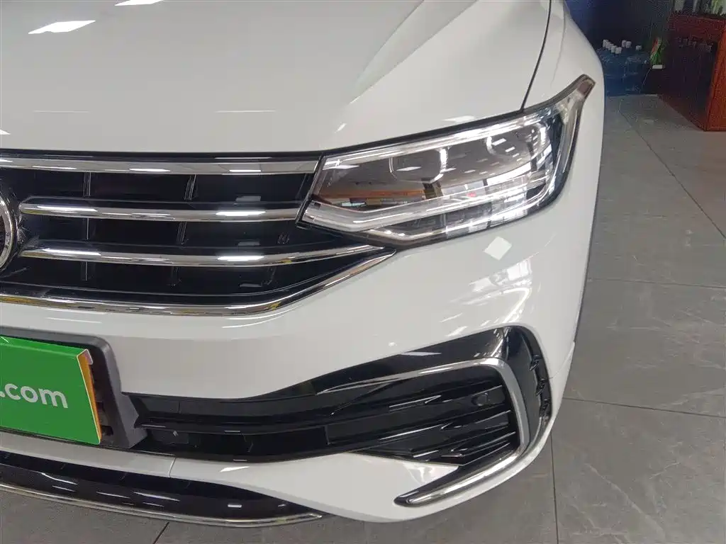 Tiguan L 2023 330TSI automatic two-wheel drive R-Line version купить на сайте DeffCars