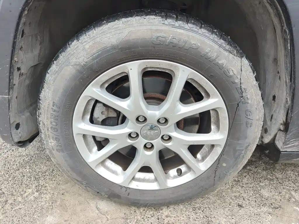 Liberty Light 2017 2.4L Leading Edition купить на сайте DeffCars