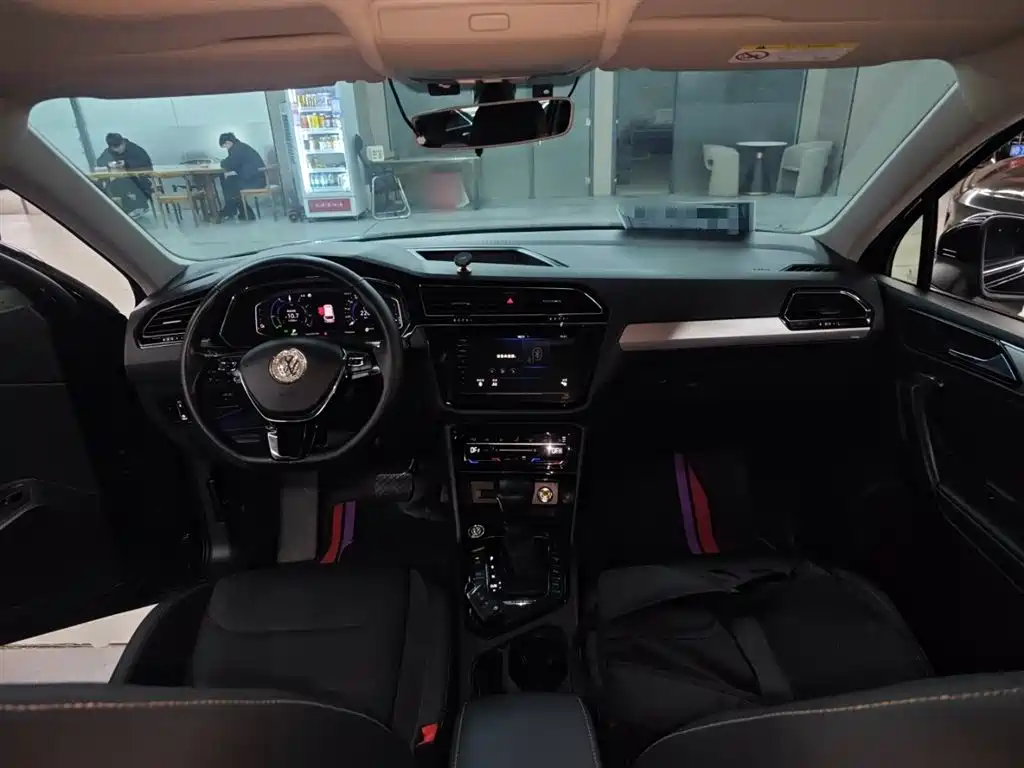 Tiguan L New Energy 2020 430PHEV Plug-in Hybrid Premium Edition купить на сайте DeffCars