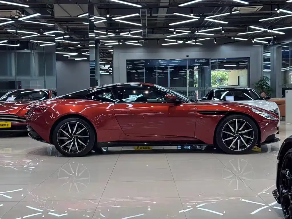 Aston Martin DB11 2016 5.2T First Edition купить на сайте DeffCars