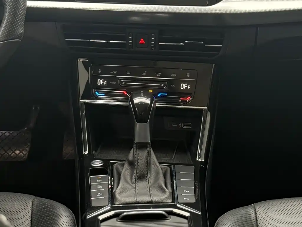Passat 2022 330TSI Starry Sky Deluxe Edition купить на сайте DeffCars