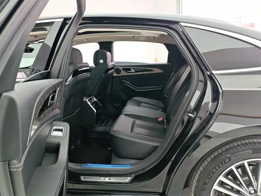 Hongqi H9 2020 2.0T Zhilian Flagship Edition купить на сайте DeffCars