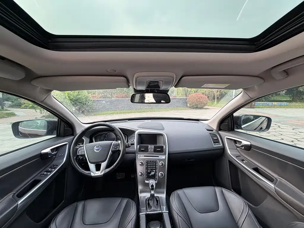 Volvo XC60 2016 T5 AWD Smart Edition купить на сайте DeffCars