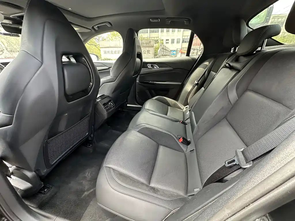 Lynk & Co 03 2022 2.0TD DCT Pro купить на сайте DeffCars