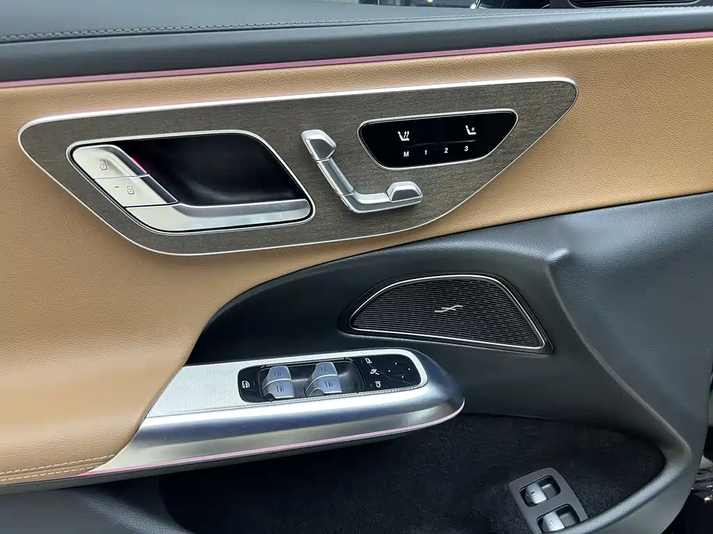 Mercedes-Benz E-Class New Energy 2024 E 350 e L plug-in hybrid sedan купить на сайте DeffCars