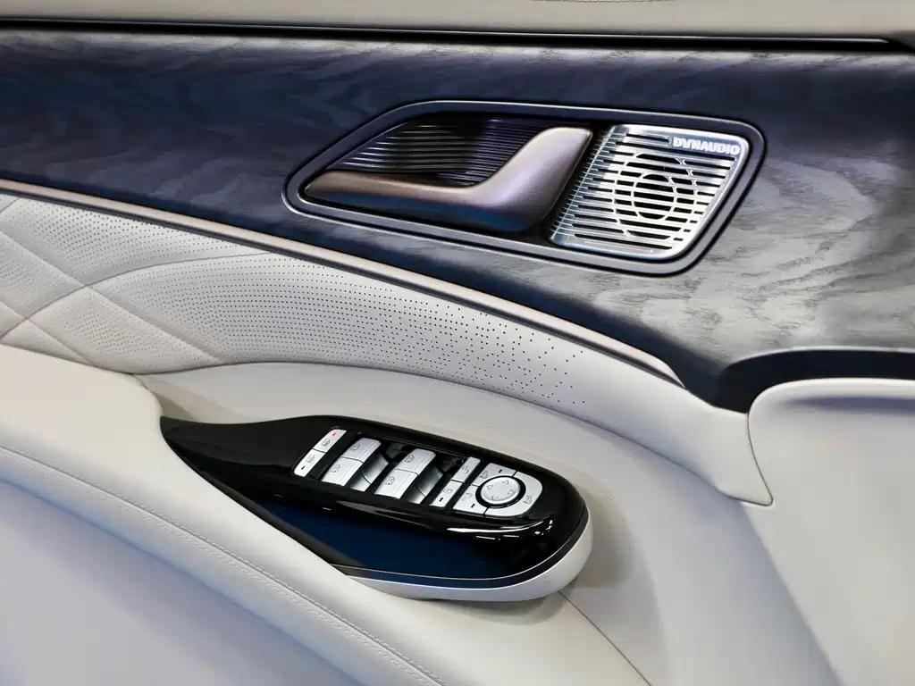 Denza D9 2022 DM-i 1040 Premium Type купить на сайте DeffCars