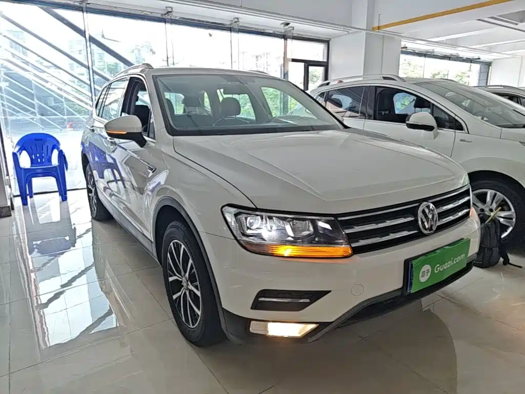 Tiguan L 2018 330TSI automatic two-wheel drive comfort version купить на сайте DeffCars