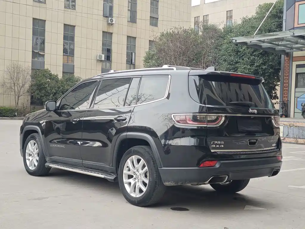 Commander 2018 2.0T two-wheel drive premium version, National V купить на сайте DeffCars