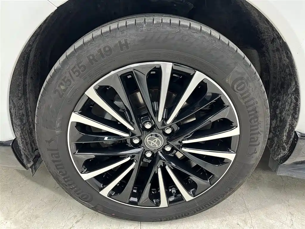 Vesa 2022 2.0L CVT two-wheel drive premium version купить на сайте DeffCars