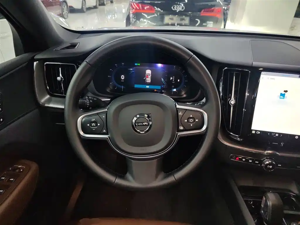 Volvo XC60 2025 B5 four-wheel drive Zhiyi Luxury Edition купить на сайте DeffCars