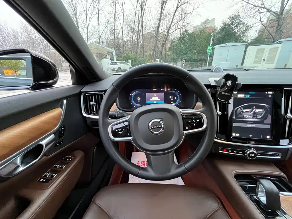 Volvo S90 2024 B5 Zhiyi Luxury Edition купить на сайте DeffCars