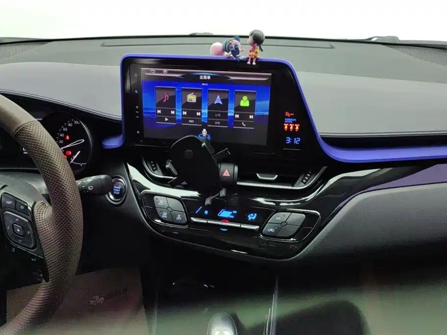 Toyota C-HR 2018 2.0L Leading Sunroof Version National VI купить на сайте DeffCars