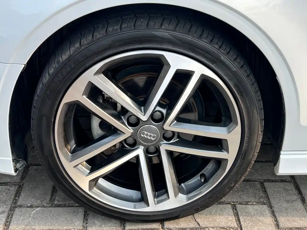 Audi A3 2018 30th Anniversary Limousine 35 TFSI Sports купить на сайте DeffCars