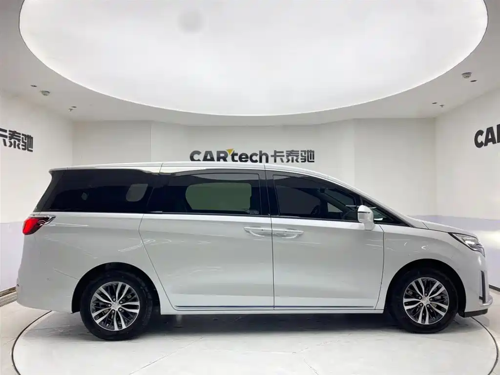 Buick GL8 2023 ES Lu Zun Exclusive Model купить на сайте DeffCars