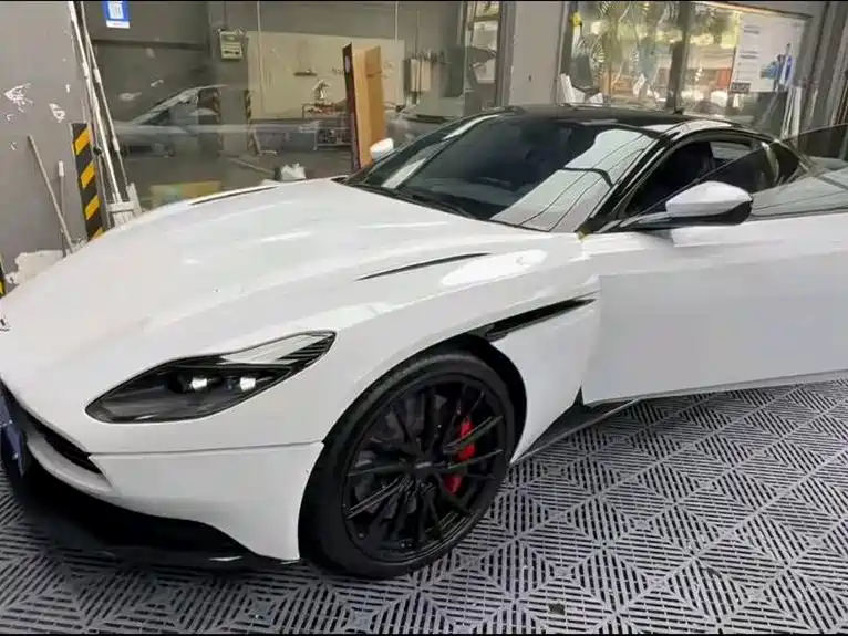 Aston Martin DB11 2019 4.0T V8 Coupe купить на сайте DeffCars