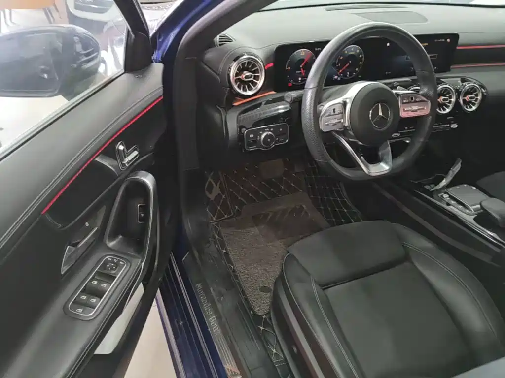 Mercedes-Benz A-Class 2020 Facelift A 200 L Sports Sedan Fashionable купить на сайте DeffCars