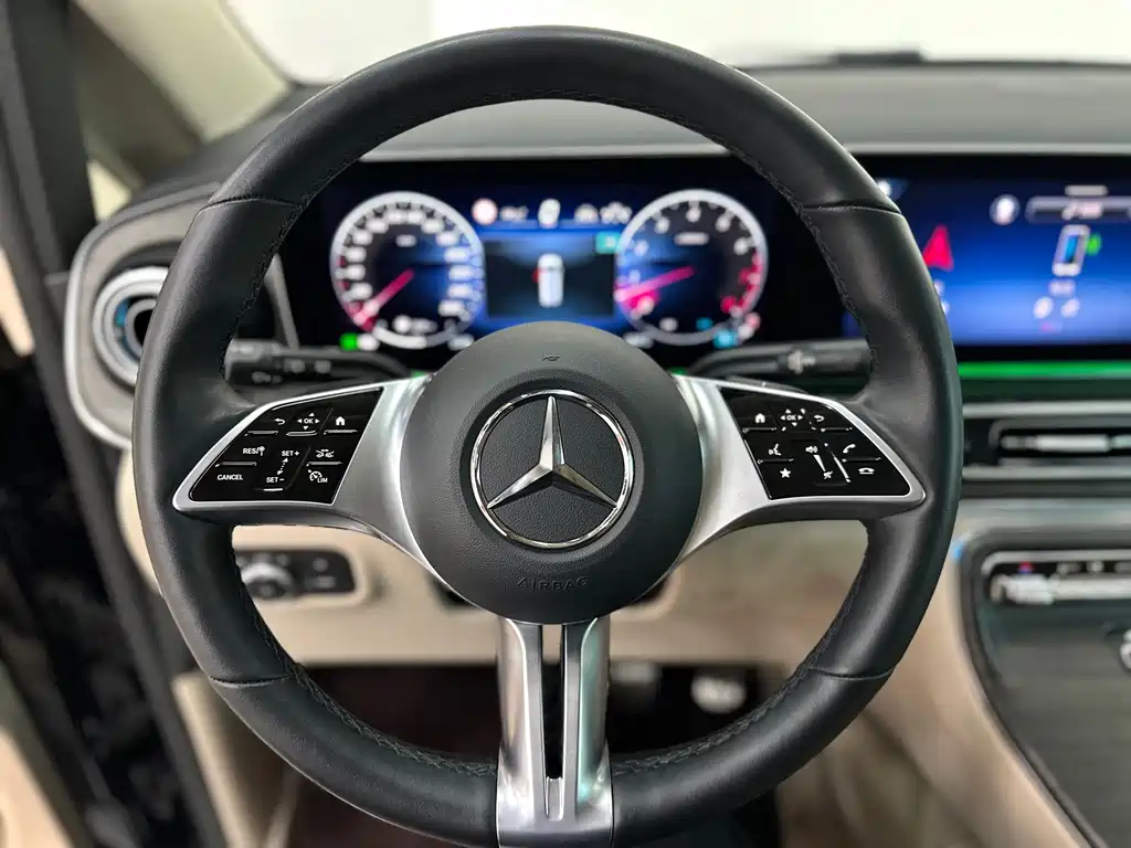 Mercedes-Benz V-Class 2024 V 300 L Long Wheelbase Luxury Edition купить на сайте DeffCars